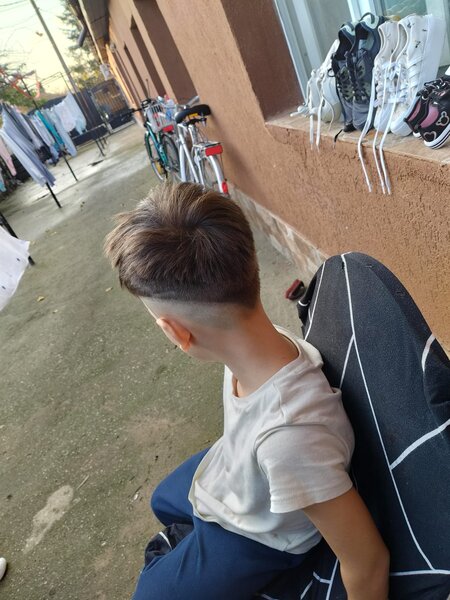 Frizerie colaboram cu case de copii si batrani la sediul lor